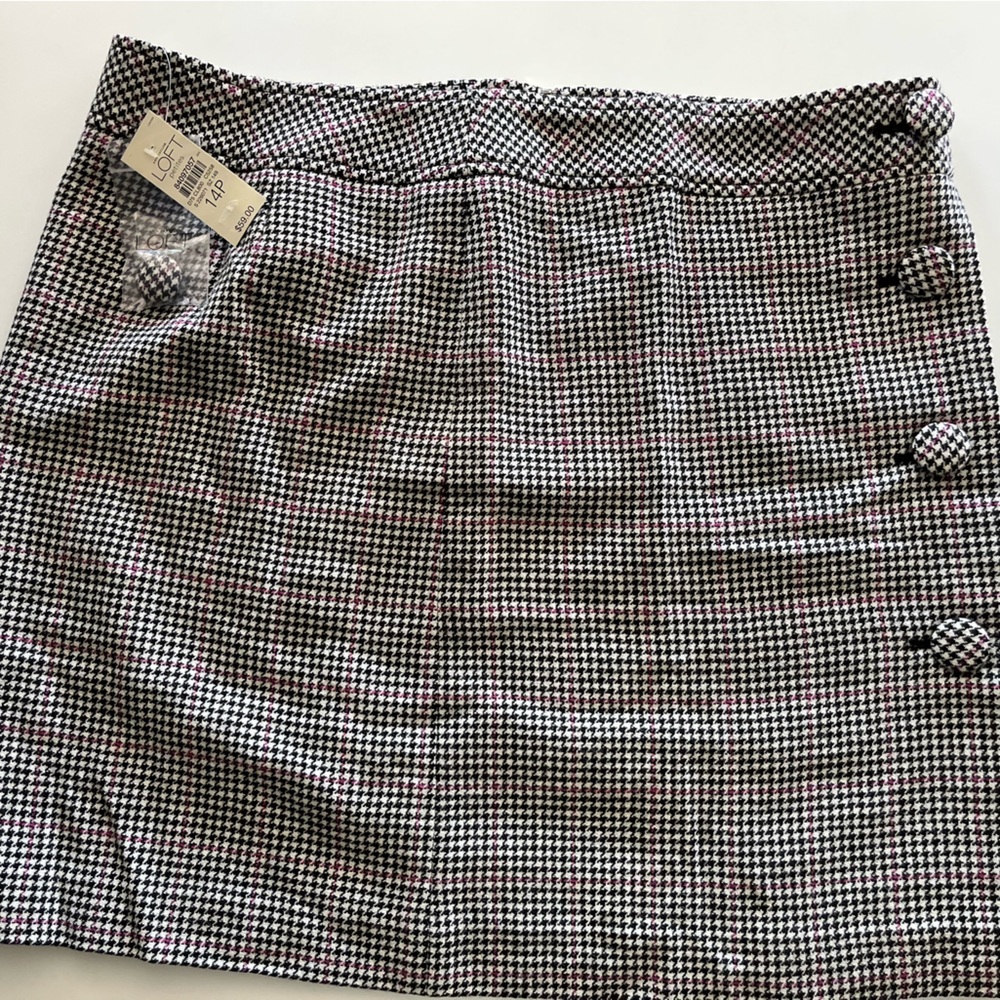 Black and pink skirt w/ buttons